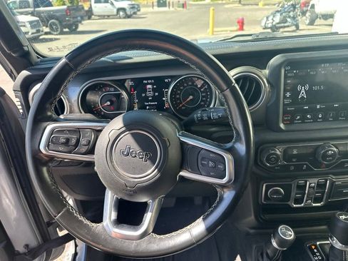 Used 2020 Jeep Wrangler Unlimited Sahara w/ Uconnect 4C Nav & Sound Group AWD/4WD image 7