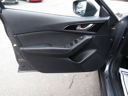 Used 2014 MAZDA MAZDA3 i Sport image 17