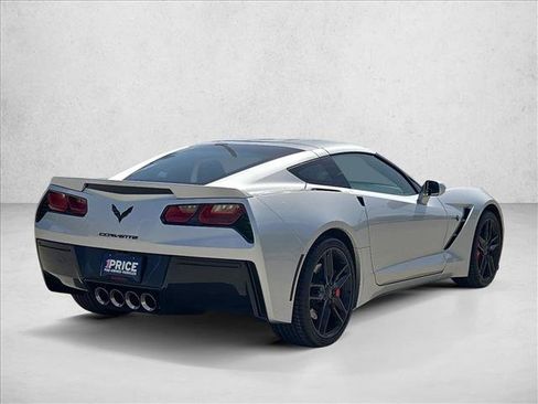 Used 2018 Chevrolet Corvette Stingray Coupe RWD image 5