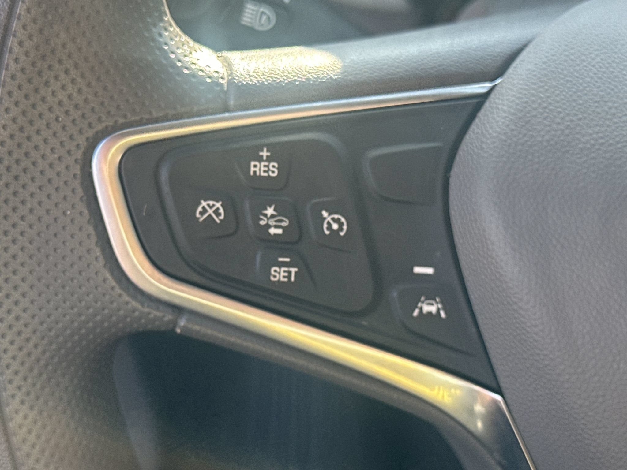 Used 2025 Chevrolet Malibu LT FWD image 24
