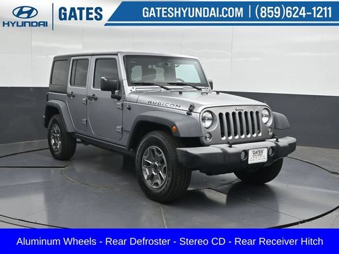 Used 2015 Jeep Wrangler Unlimited Rubicon w/ Max Tow Package AWD/4WD image 4