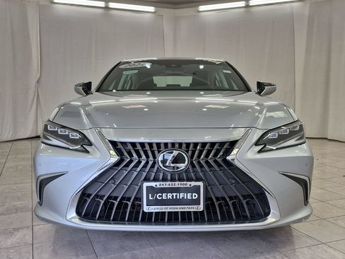 Certified 2024 Lexus ES 300h w/ Premium Package FWD image 3