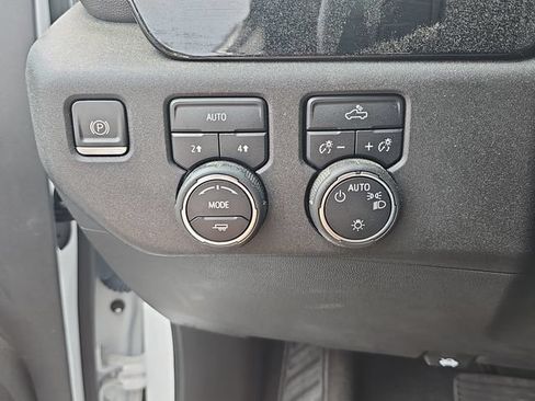 Used 2023 Chevrolet Silverado 1500 LT AWD/4WD image 23