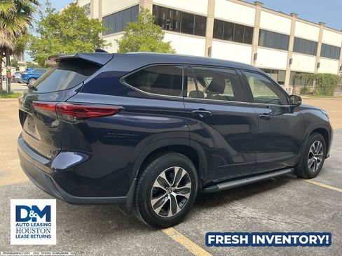 Used 2022 Toyota Highlander XLE FWD image 5