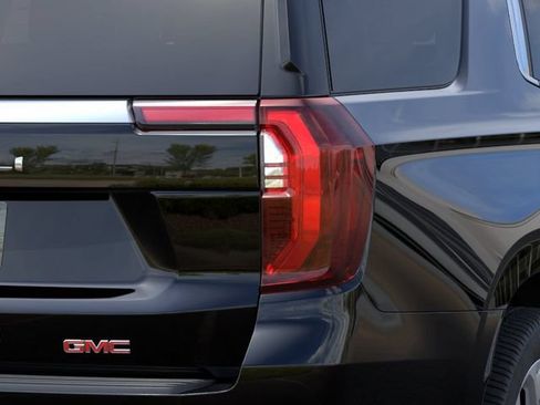 New 2026 GMC Yukon Denali w/ Denali Reserve Package AWD/4WD image 11