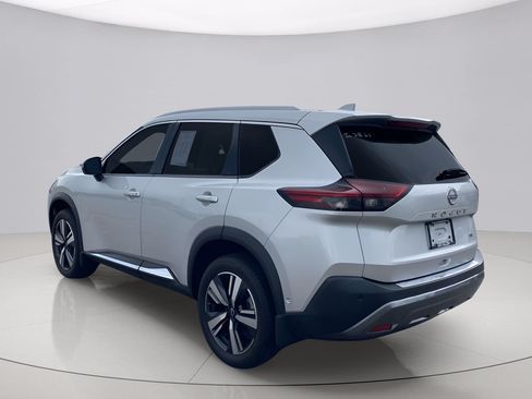Used 2023 Nissan Rogue SL w/ SL Premium Package FWD image 4