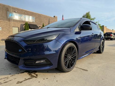 Used 2017 Ford Focus ST FWD image 1