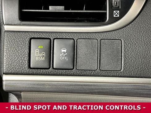 Used 2012 Toyota Camry XLE w/ Leather Pkg FWD image 37