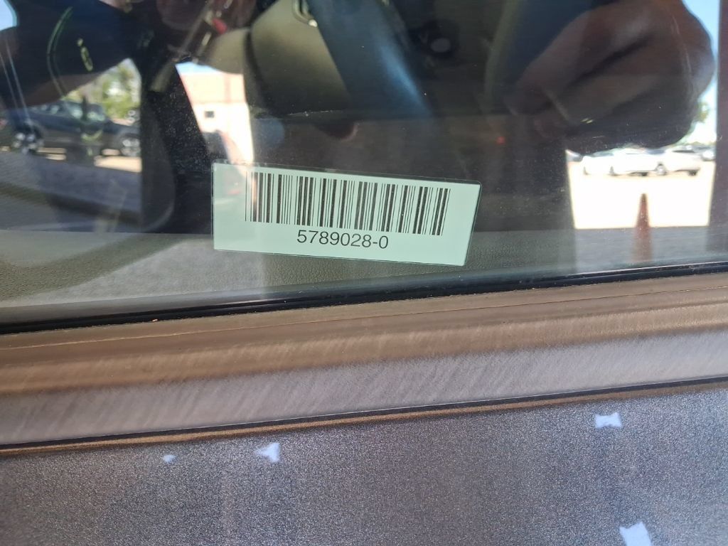 Used 2025 Kia Niro LX FWD image 9