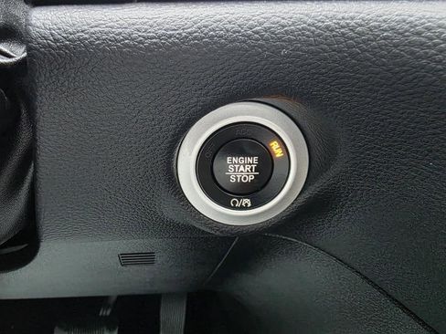 Used 2017 Chrysler Pacifica Limited w/ UConnect Theater Package image 39