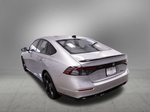 Used 2024 Honda Accord Sport image 4