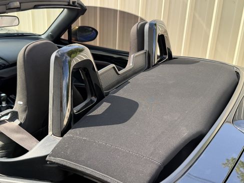 Used 2019 MAZDA MX-5 Miata Club RWD image 21