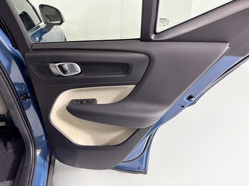 Used 2024 Volvo XC40 B5 Plus w/ Climate Package AWD/4WD image 27