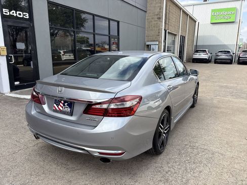 Used 2017 Honda Accord Touring image 25