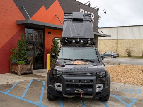 Used 2023 Land Rover Defender 110 S image 12