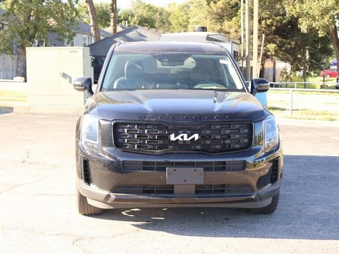 Used 2022 Kia Telluride EX w/ EX Premium Package AWD/4WD image 2