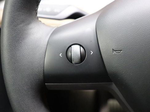 Used 2022 Tesla Model Y Performance image 61