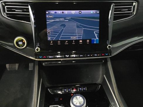 Used 2024 Jeep Wagoneer 4WD image 11