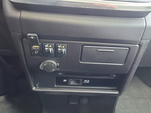 Used 2016 Toyota Sienna Limited Premium image 27