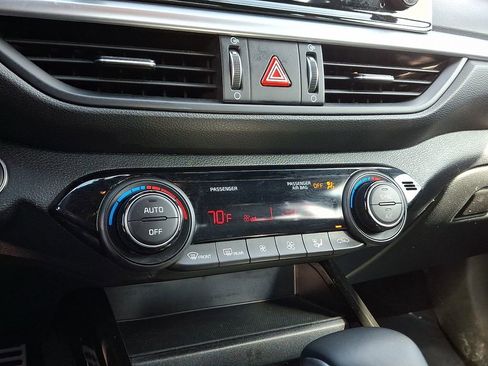 Certified 2023 Kia Forte GT-Line FWD image 11