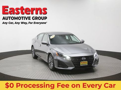 Used 2023 Nissan Altima 2.5 SV FWD image 49