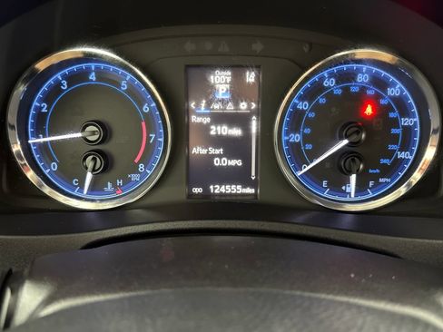 Used 2017 Toyota Corolla SE FWD image 15