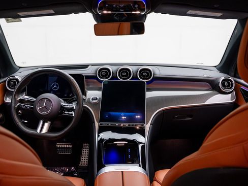 Used 2024 Mercedes-Benz GLC 300 4MATIC image 10