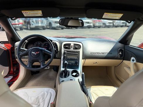 Used 2005 Chevrolet Corvette Coupe w/ Preferred Equipment Group RWD image 12