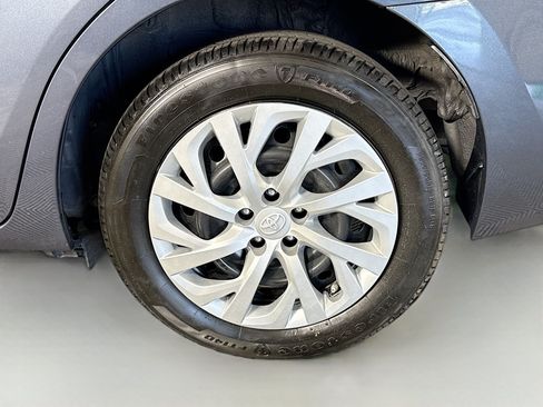 Used 2019 Toyota Corolla LE FWD image 36