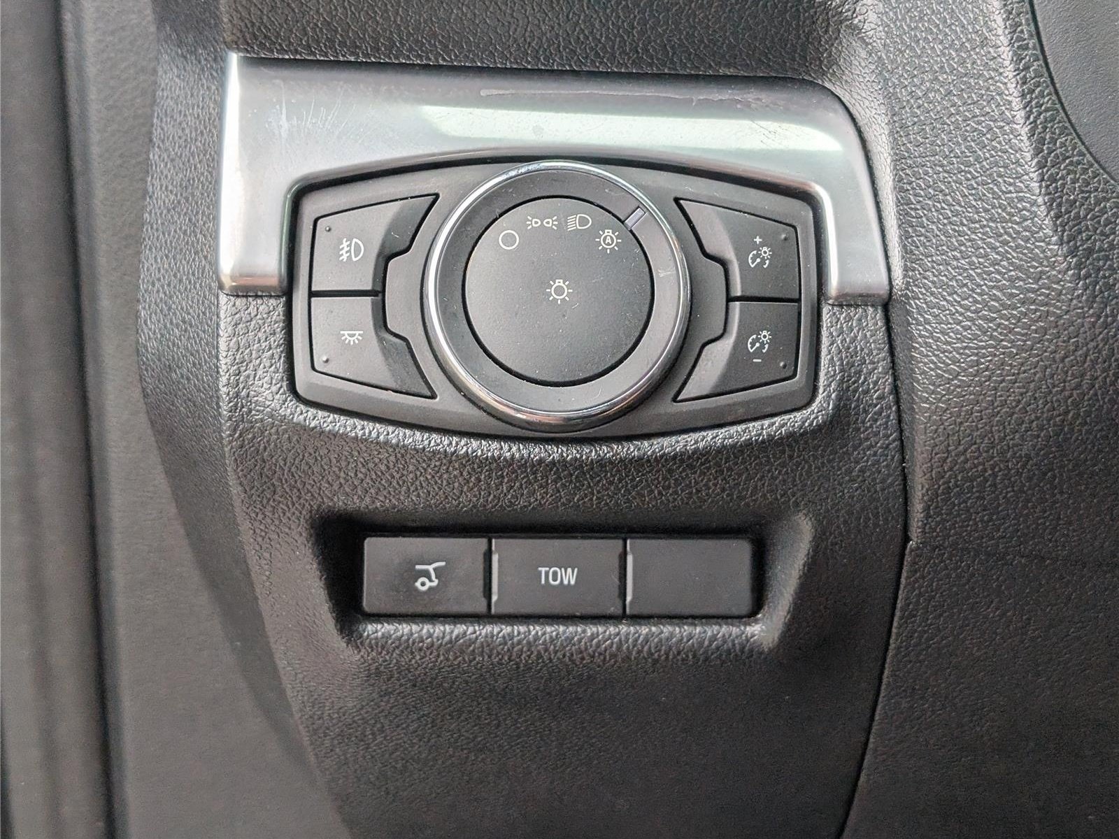 Used 2016 Ford Explorer Limited w/ Equipment Group 301A AWD/4WD image 26
