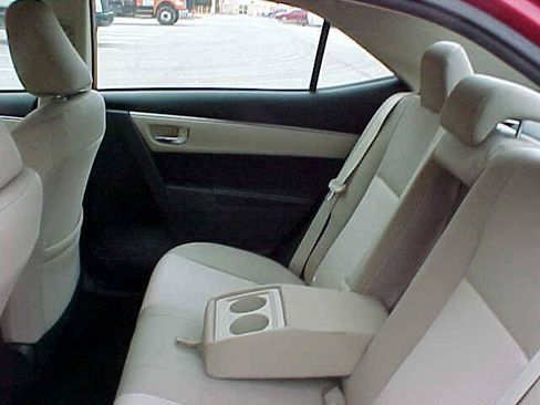 Used 2015 Toyota Corolla LE FWD image 9