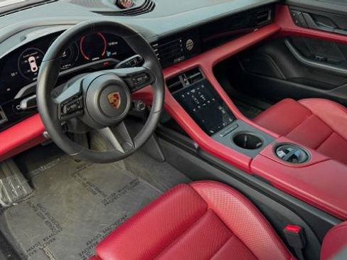 Used 2022 Porsche Taycan image 22