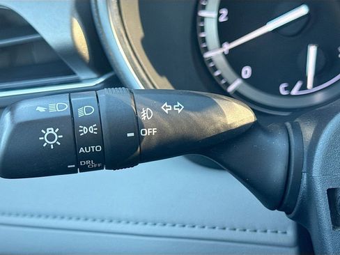 Used 2020 Toyota Highlander Limited image 13