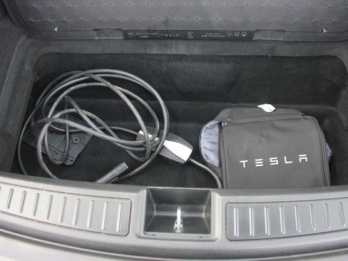 Used 2016 Tesla Model S P90D AWD/4WD image 32