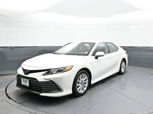 Certified 2023 Toyota Camry LE image 1