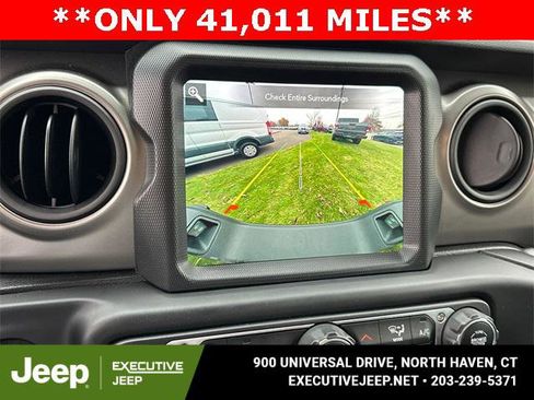 Certified 2021 Jeep Gladiator Willys image 17