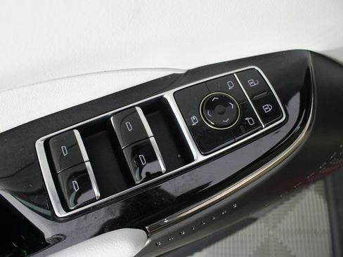 Used 2024 Cadillac Lyriq Sport image 18