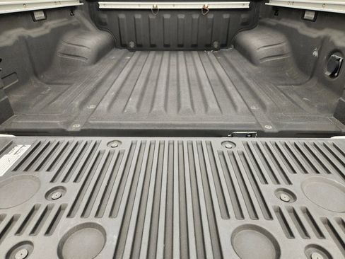 Used 2022 Nissan Frontier Pro-X RWD image 33