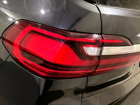 Used 2022 BMW X7 xDrive40i w/ Premium Package AWD/4WD image 27