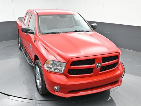Used 2019 RAM 1500 Express w/ Express Value Package AWD/4WD image 22