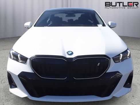 New 2026 BMW i5 eDrive40 w/ M Sport Package RWD image 2