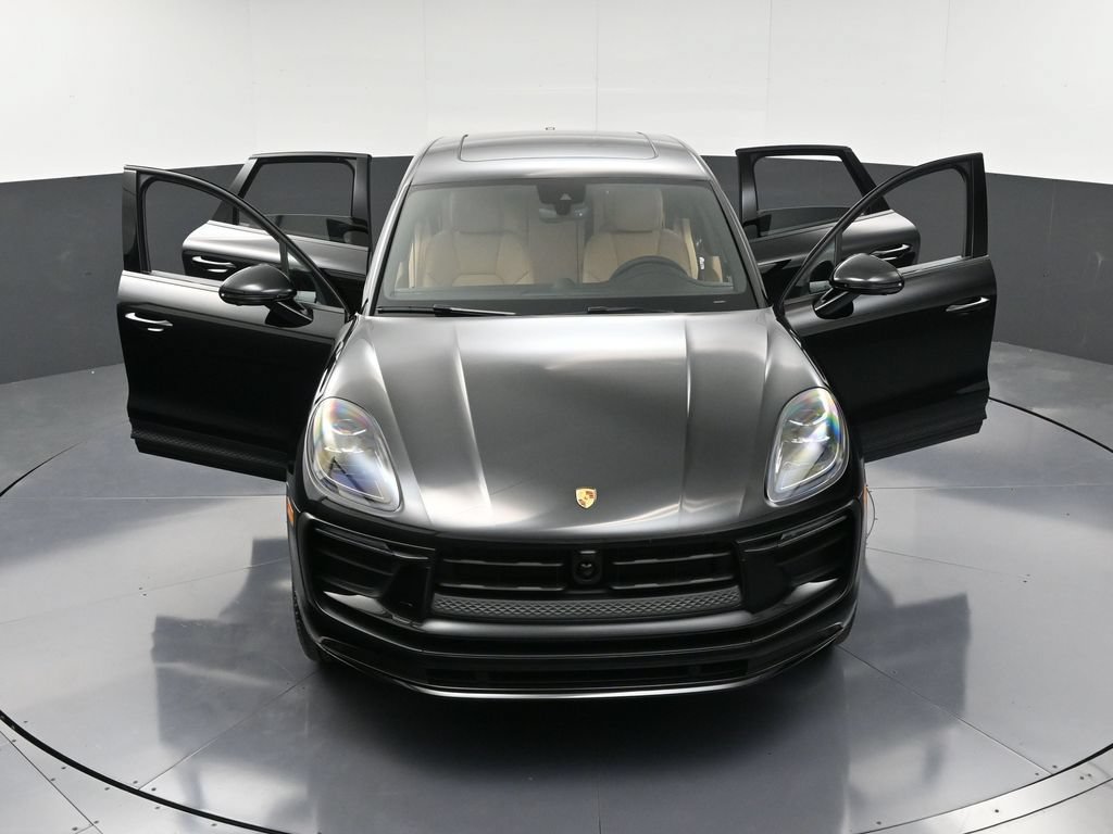 Certified 2026 Porsche Macan AWD/4WD image 34