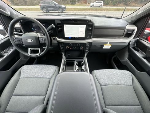 New 2026 Ford F250 XLT w/ XLT Premium Package AWD/4WD image 13