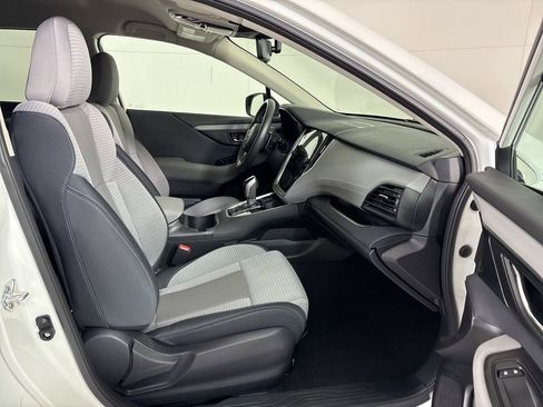 Used 2025 Subaru Outback Premium image 12
