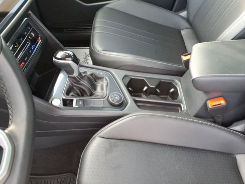 Used 2024 Volkswagen Tiguan SE R-Line AWD/4WD image 15