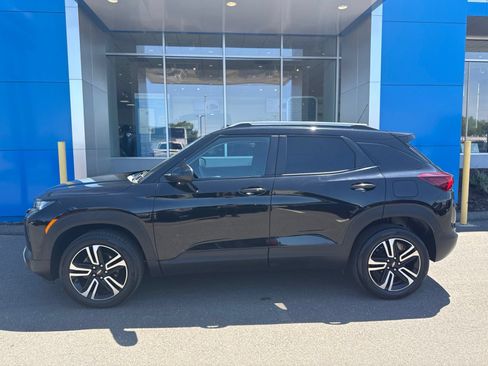 Used 2023 Chevrolet TrailBlazer LT w/ Convenience Package AWD/4WD image 9