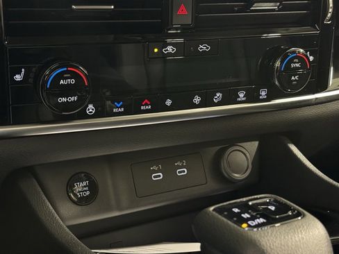 New 2025 Nissan Rogue SL w/ Tech Package image 23