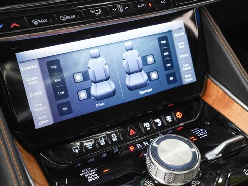 Used 2022 Jeep Grand Wagoneer Series III AWD/4WD image 24