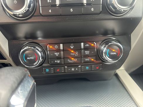 Used 2019 Ford F150 Lariat image 20