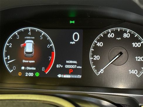 New 2025 Honda Pilot Touring image 36